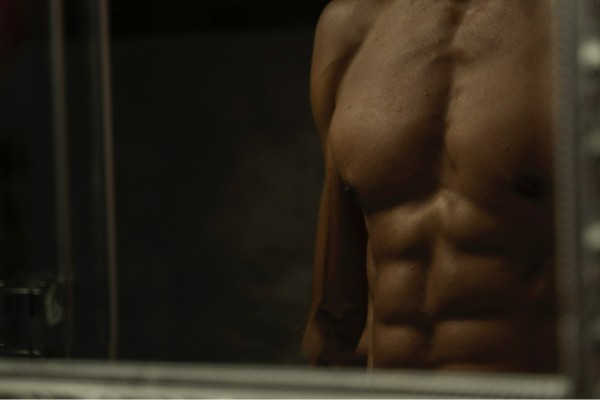 7 Off-The-Floor Exercises for a Six Pack