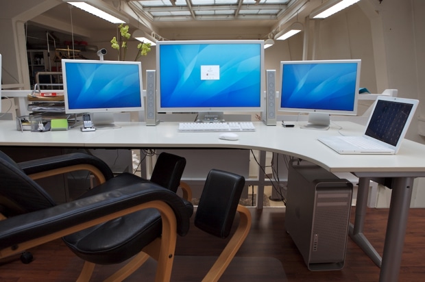 10 Beautiful Corner Desk Setups