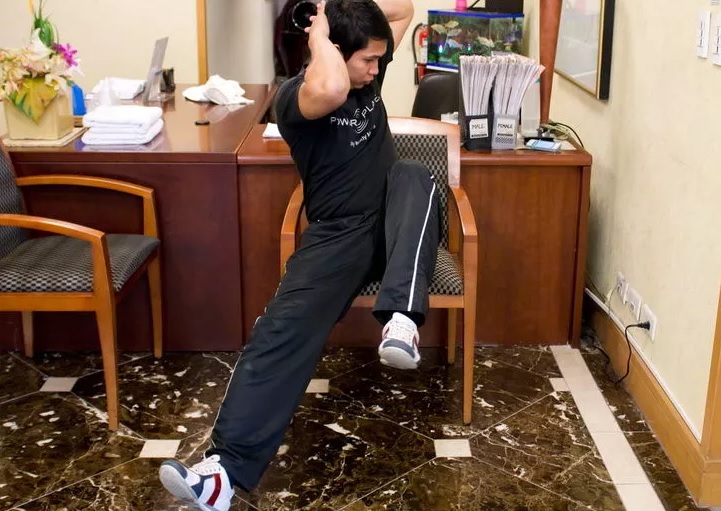 9 Ab Exercises You Can Do At Your Desk